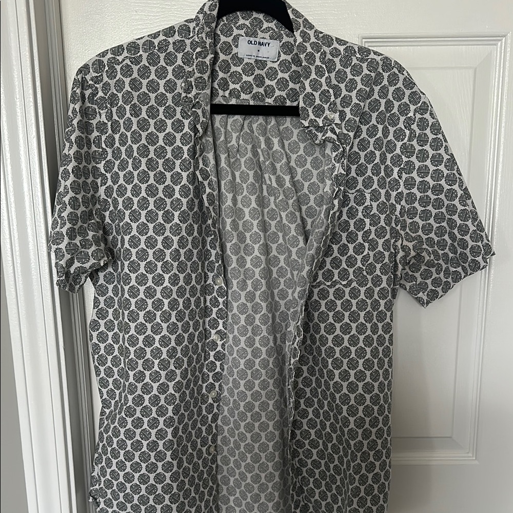 Old Navy Black and White Casual Button Down Shirt